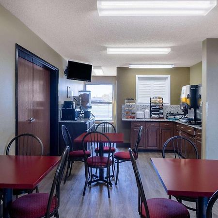 Готель Super 8 By Wyndham Nixa/Springfield Area Екстер'єр фото