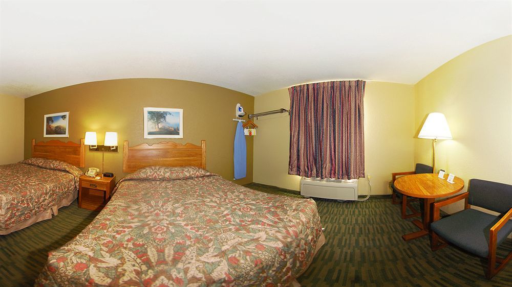 Готель Super 8 By Wyndham Nixa/Springfield Area Екстер'єр фото